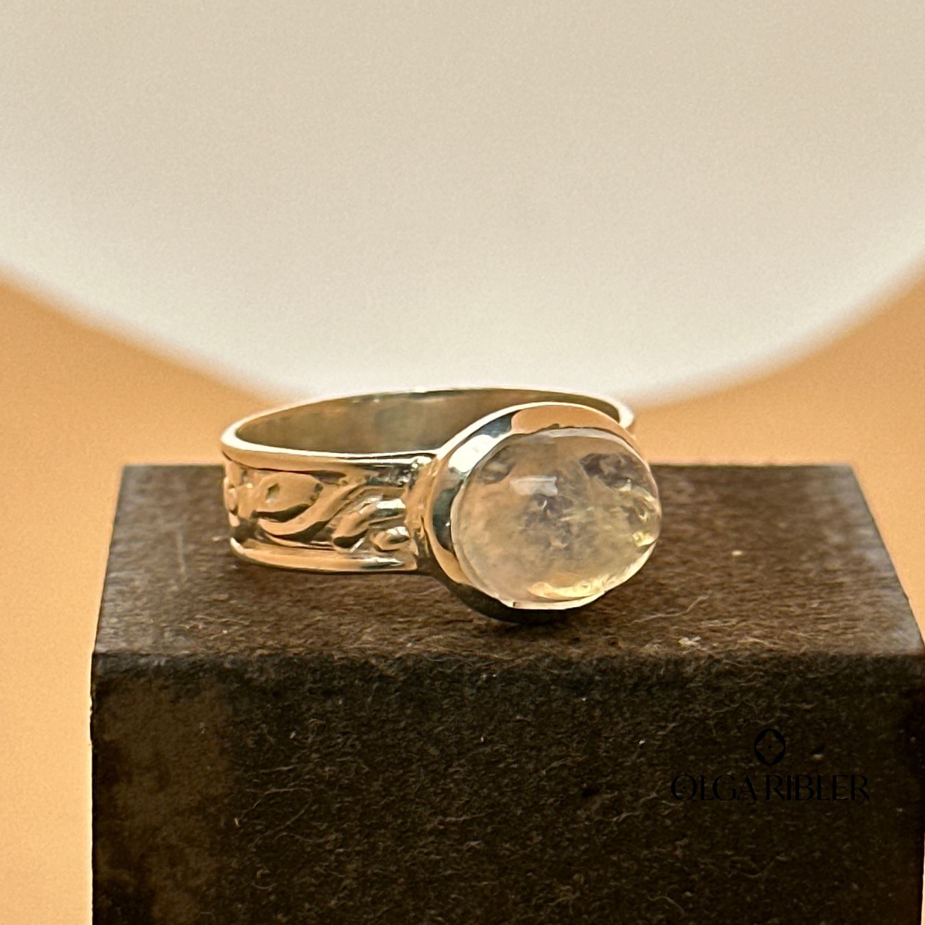 Olga Ribler Anelli: Silberring mit Mondstein, Gr. 59 – Nuovo (secondo la descrizione) da Luzern venduto da MonikaS03 3