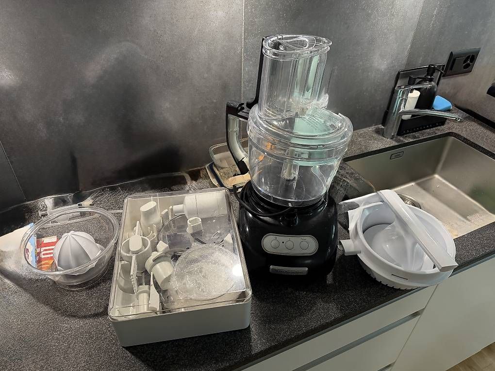 Elettrodomestici da cucina: Robot KitchenAid Artisan – Usato da Cressier NE venduto da kat_wh98