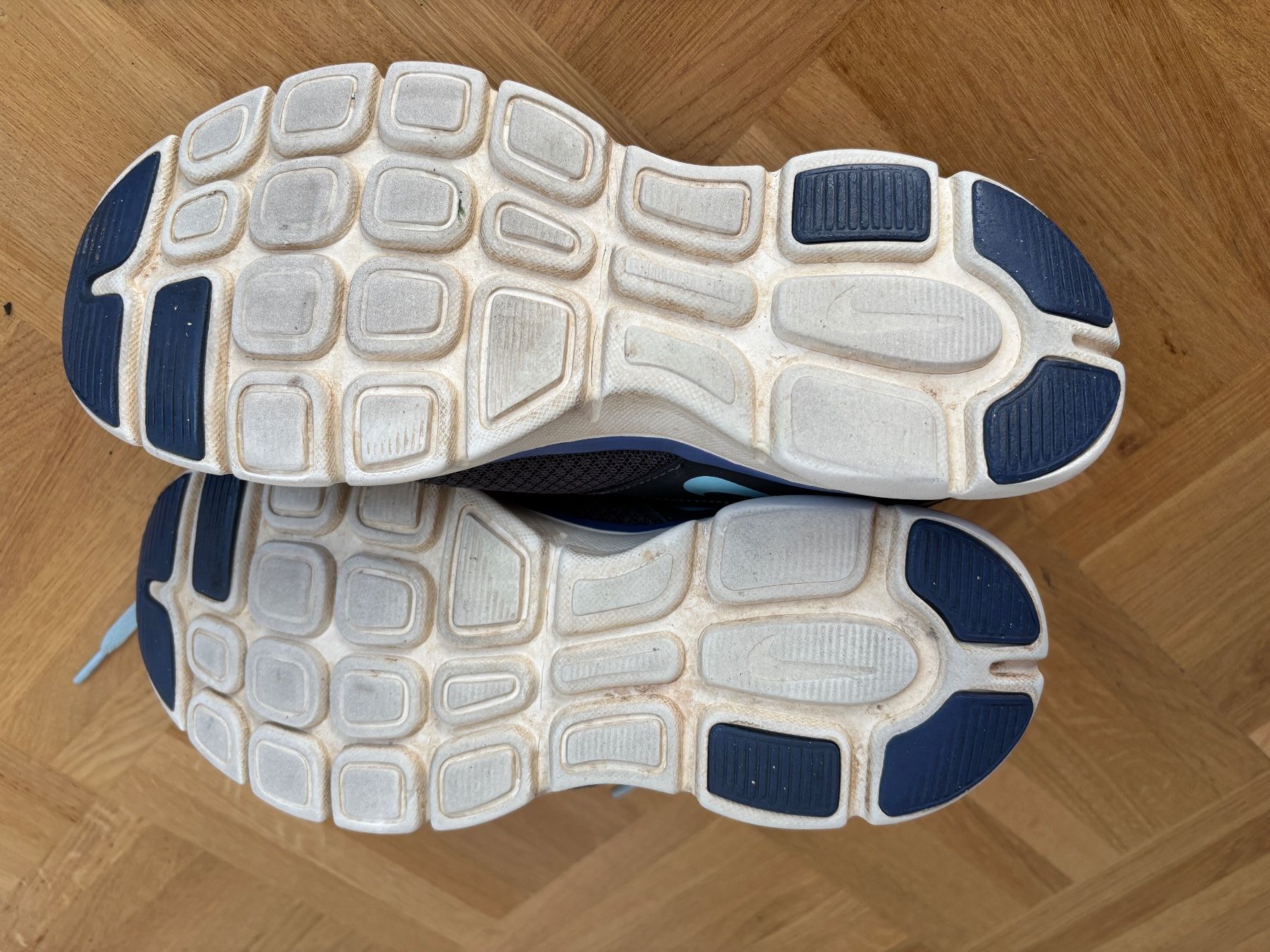 Nike Scarpe da uomo: Sportschuhe – Usato da Basel venduto da rebecca_b 2