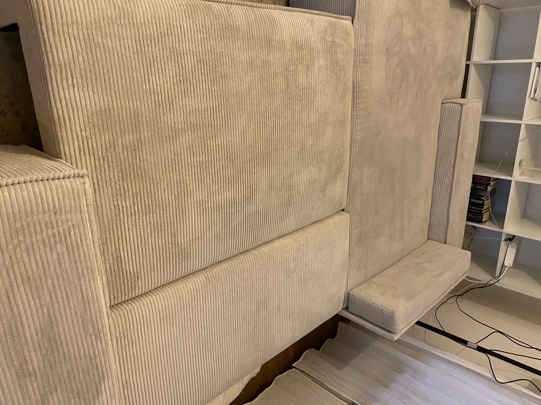 Sofas: Beiges Cordsofa – Gebraucht aus Zürich von zoe_xh9t 3