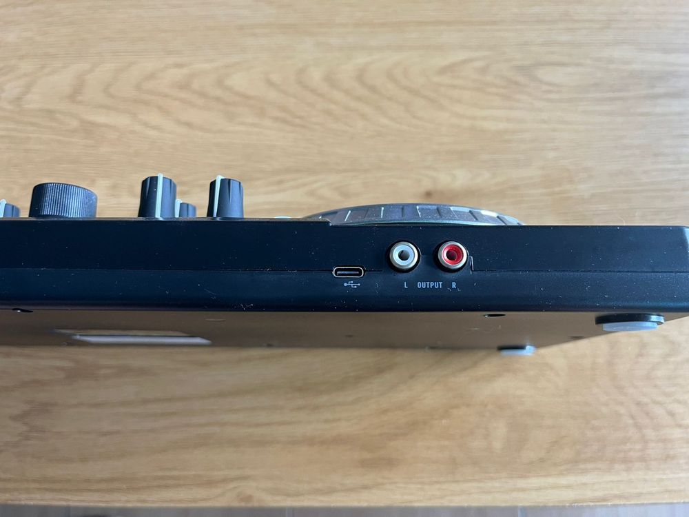 Console di mixaggio: The Next Beat DJ Controller - Parfait pour débutants! – Usato da Monthey venduto da des_9xvl 6