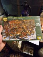 Zvezda Russische Krieger, 44 unbemalte Figuren, Neu! (x)