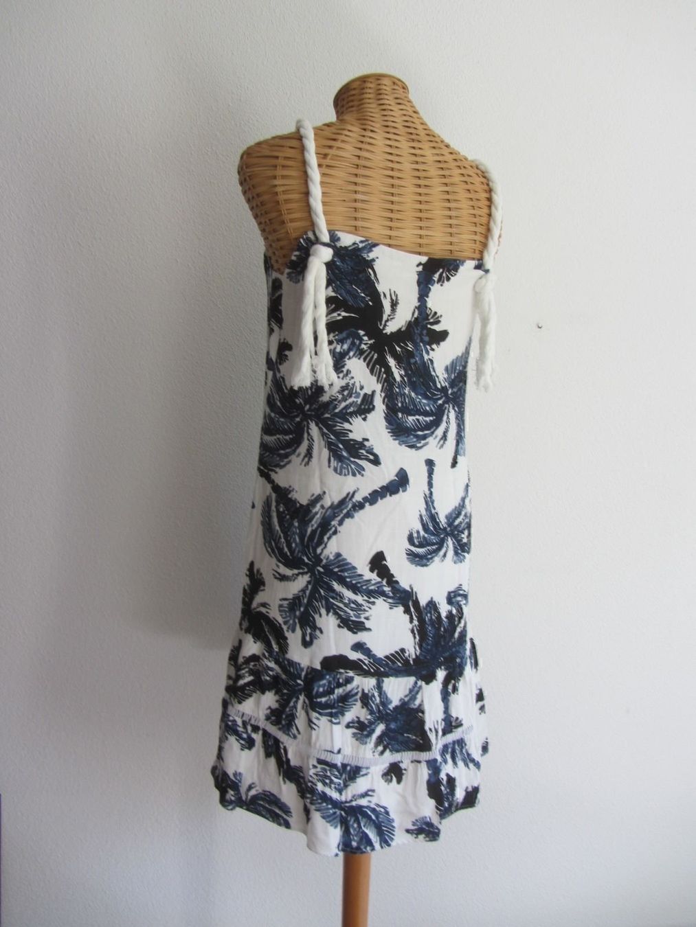 Kleider: SHOULDER - Kleid weiss mit Palmen S – Gebraucht aus Zürich von Diazaio 2