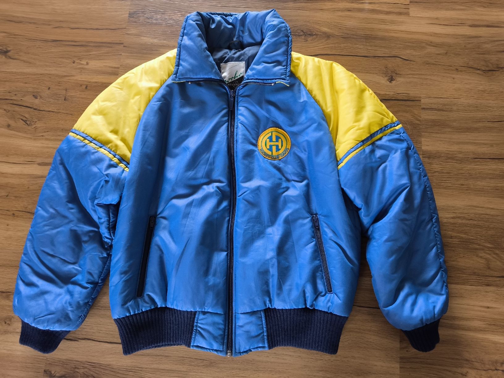 HC Davos Canottiere & Pantaloni: Vintage HC Davos Jacke Grösse 56 – Usato da Altishausen venduto da PS1992