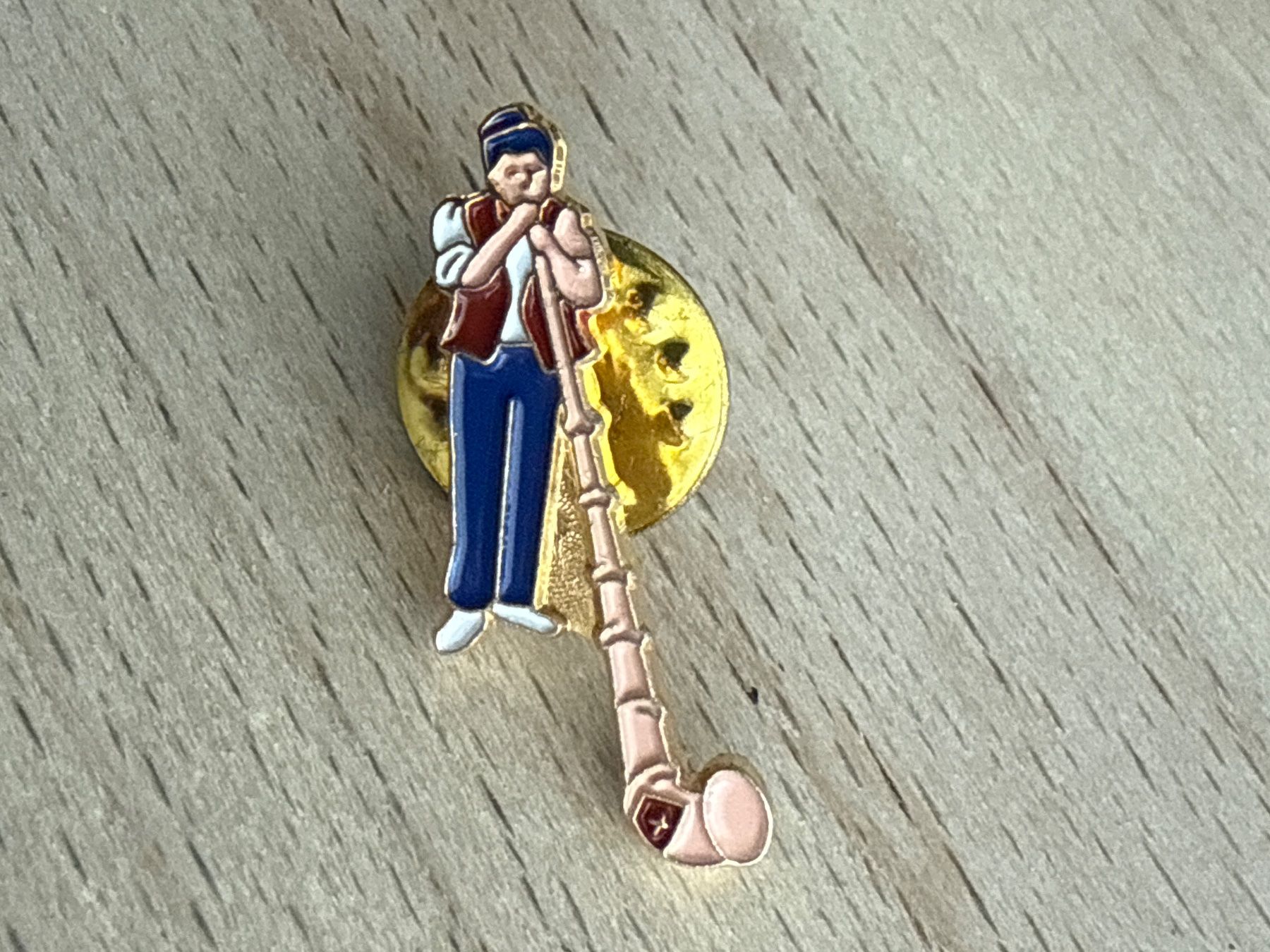 Plaquettes & Badges: Pin Alphornbläser – D'occasion à Glattbrugg par Schweigmatt