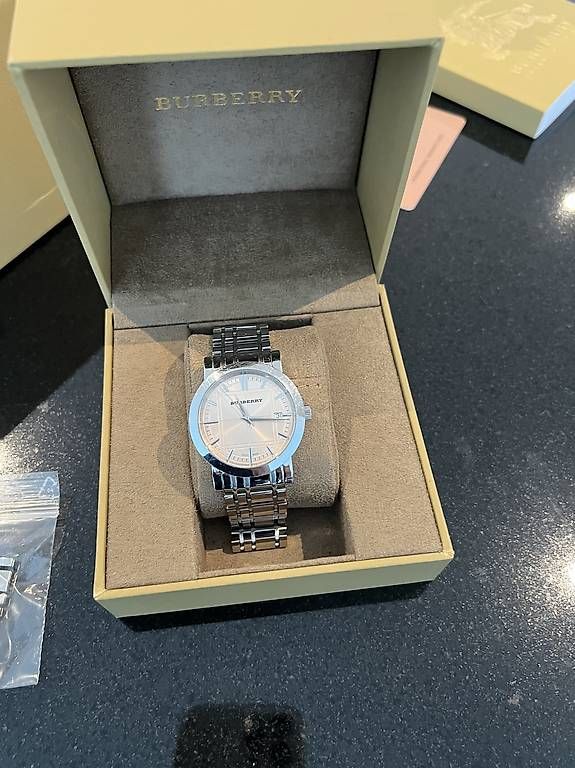 Montres: Montre Burberry – D'occasion à Bulle par Preteni