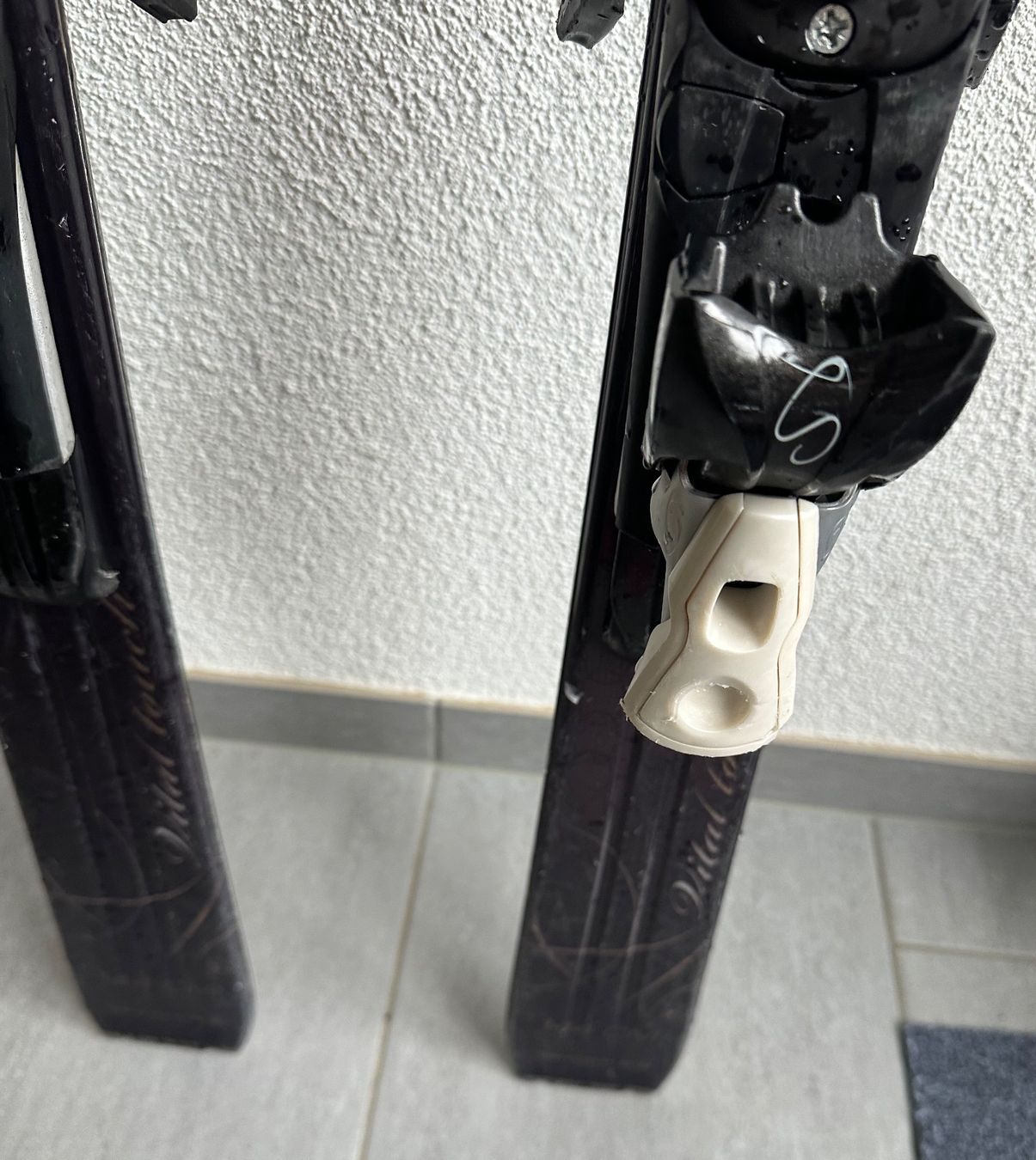 Salomon Sci: Skier und Skischuhe Salomon – Usato da Dürrenroth venduto da tvy_bh56 2