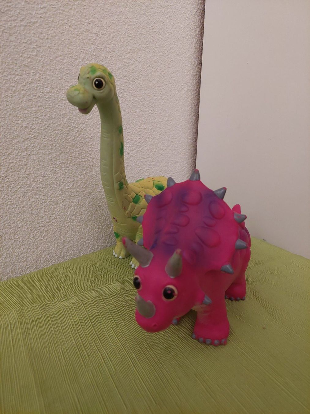 Jouets: Süsse Gummidinos – D'occasion à Salmsach par TomGi01