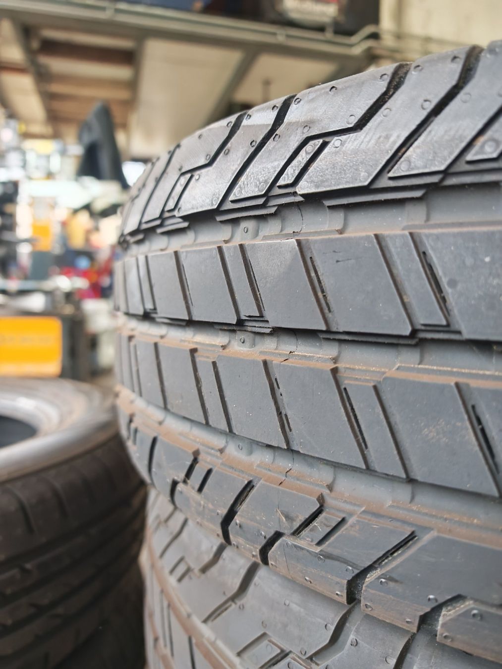 Pneumatici & Ruote complete: Continental 195/70 R15 C – Nuovo (secondo la descrizione) da Richenthal venduto da maenggi16 4