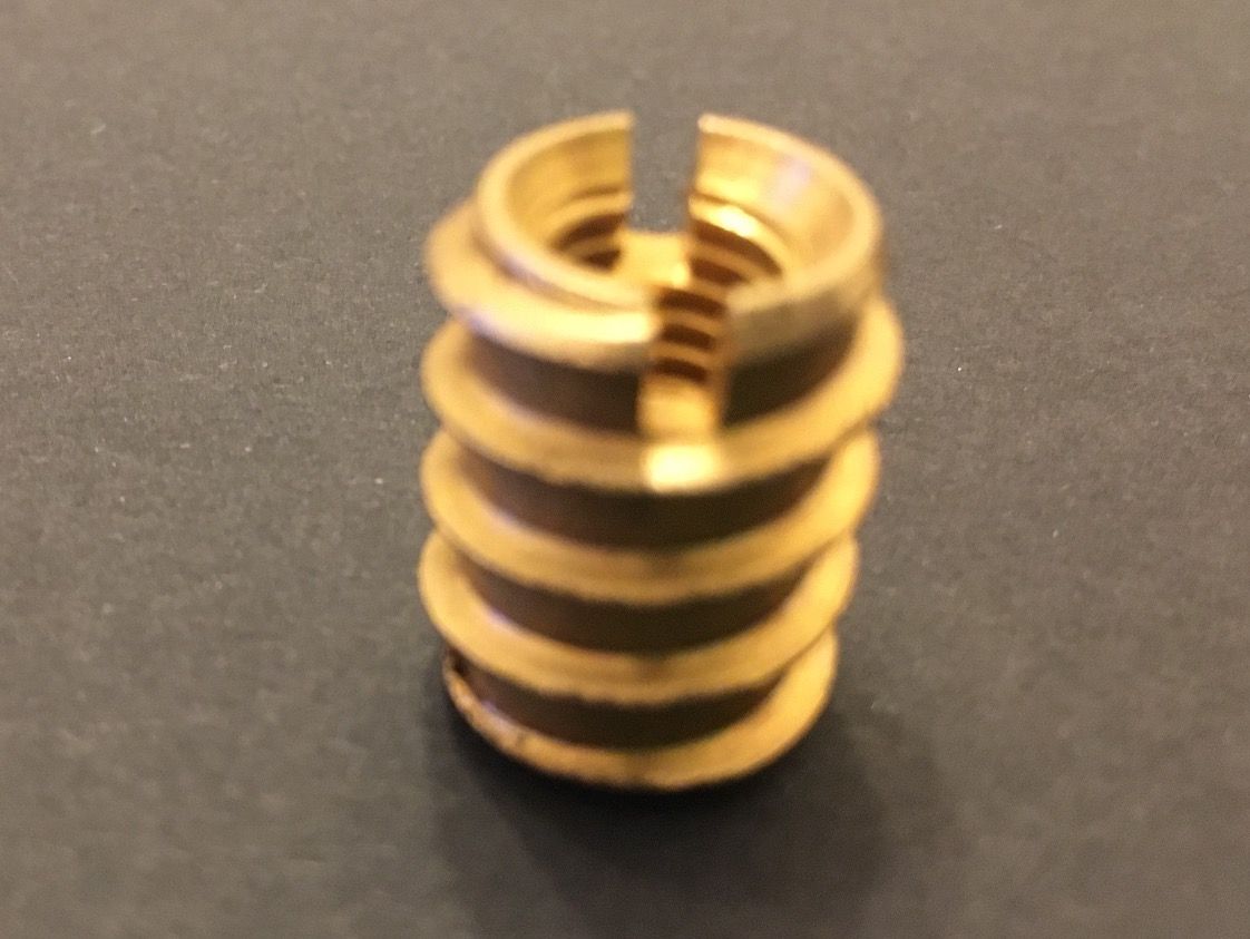 Ferramenta: Einschraubmutter Innengewinde 8 x 18 mm – Usato da Zürich venduto da Paykan 1