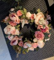 Künstlicher Blumenkranz