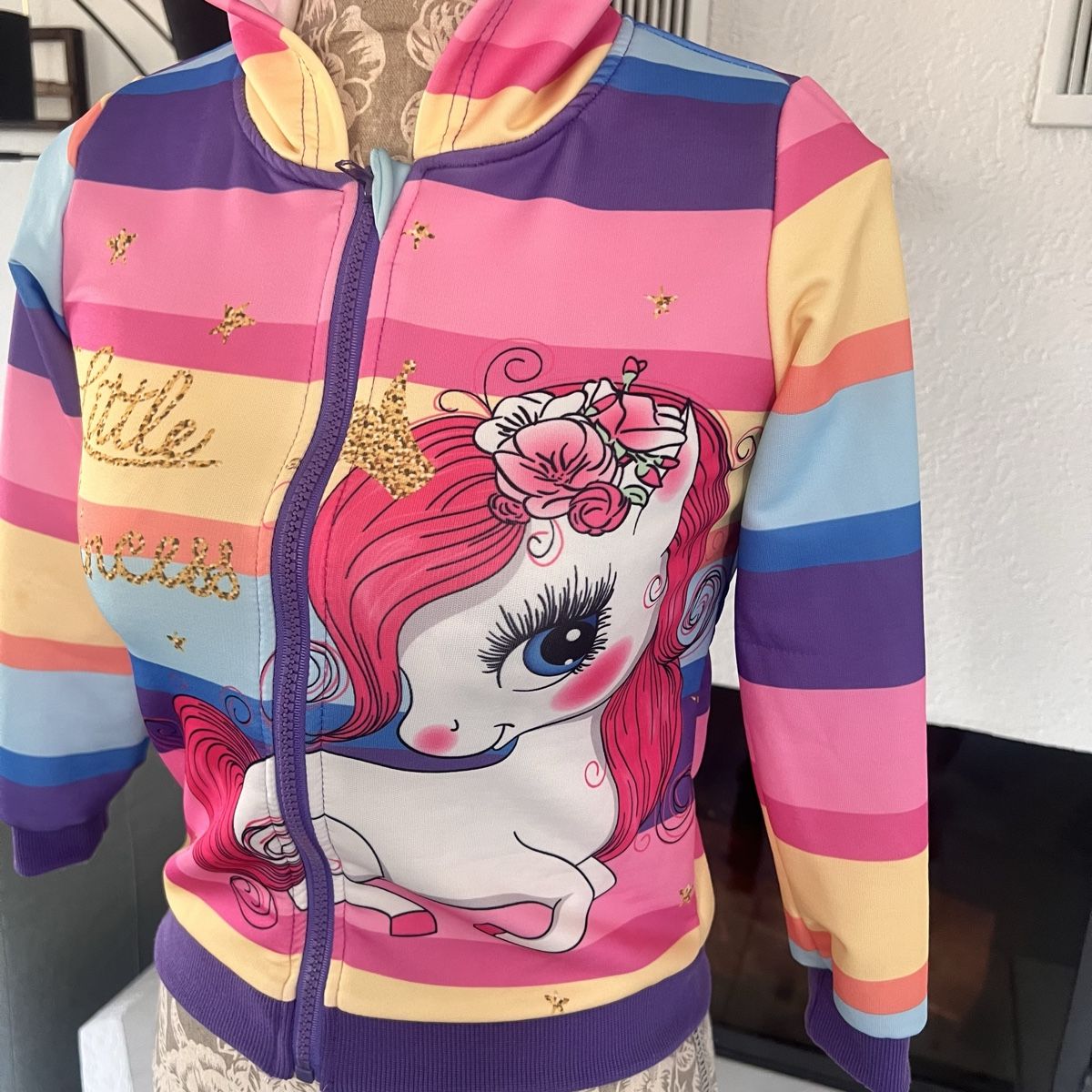 Giacche & Cappotti: Kinderjacke mit Einhorn Motiv Gr. 110/116  – Nuovo (secondo la descrizione) da Seon venduto da Sunny-Schmuck78 1