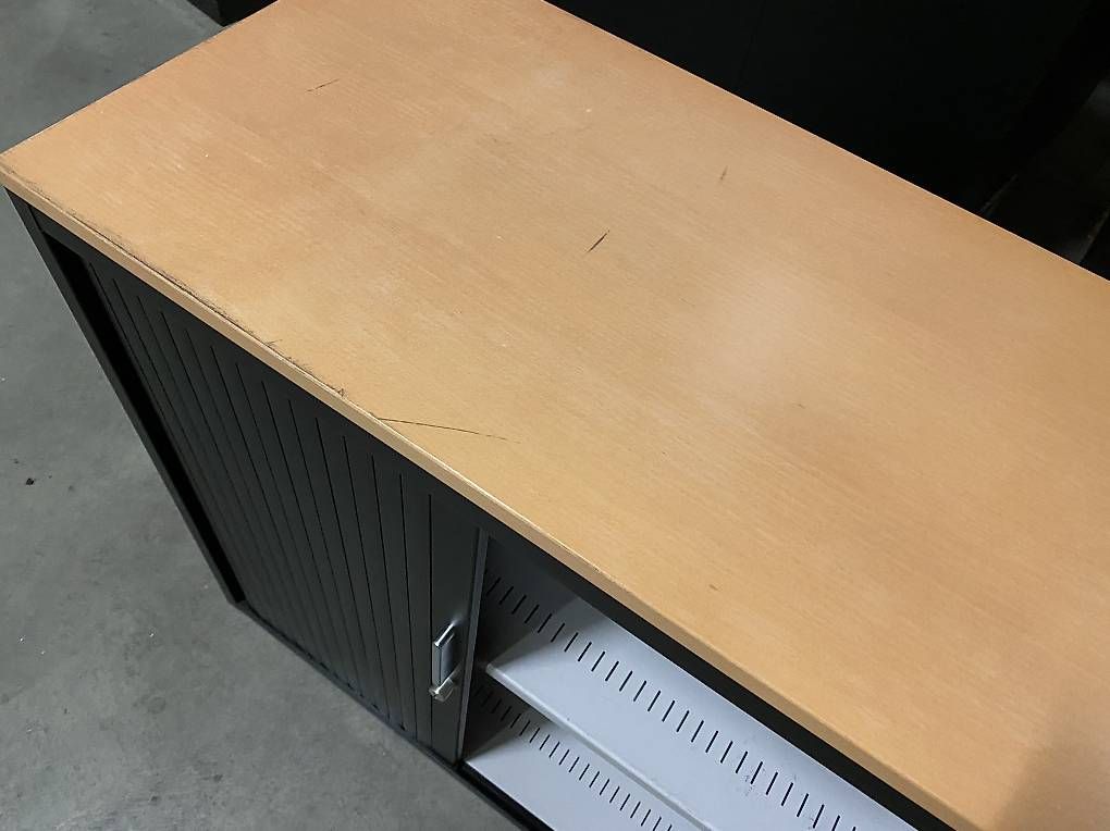 Lista Armadi: Lista Lateralschrank / Rolladenschrank klein – Usato da Basel venduto da M.Secondhand 3