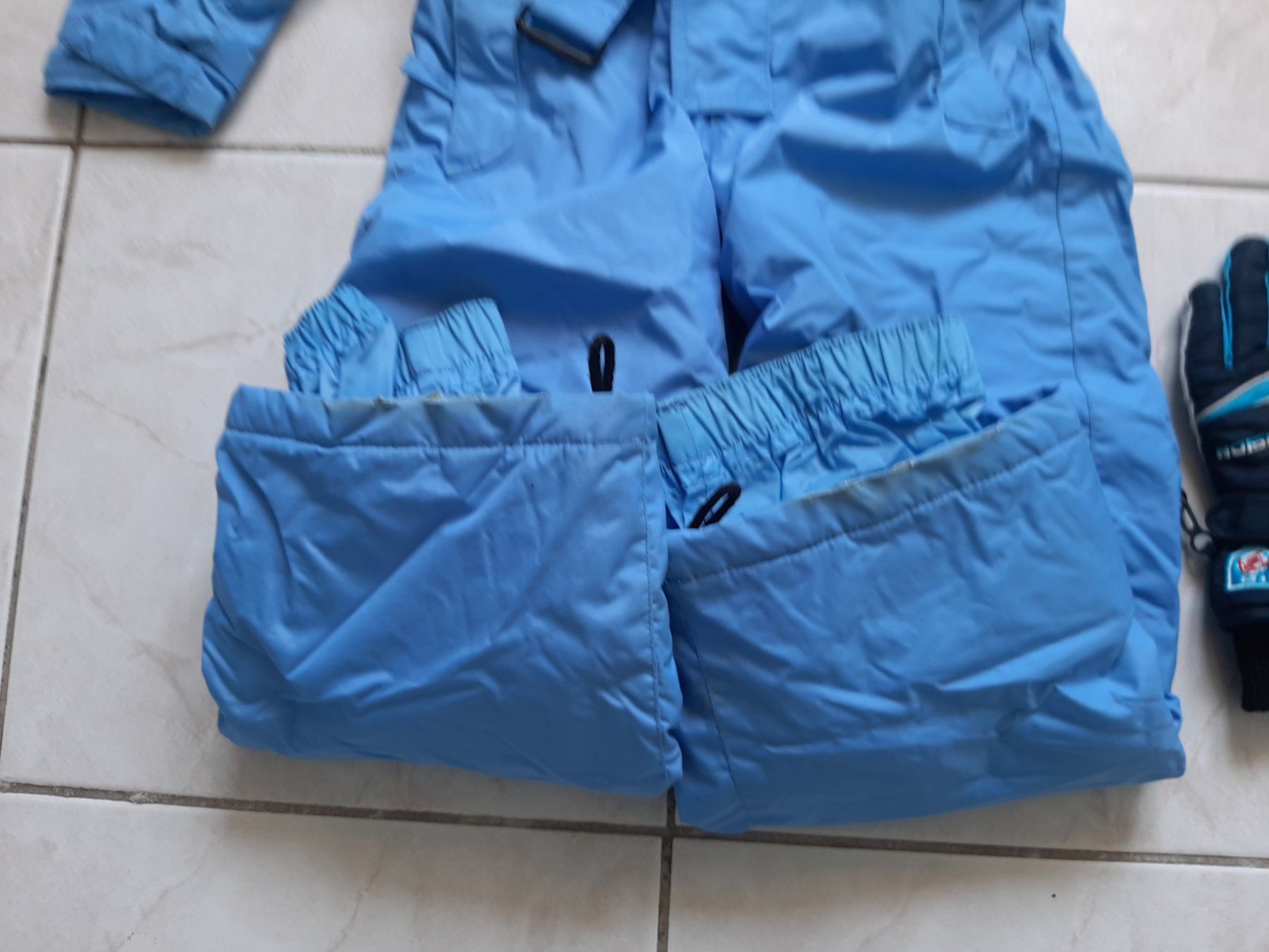 Lotti & Set di vestiti: Skihose gr 116 + Snowboots + Handschuhe – Usato da Brissago venduto da lucabell 3