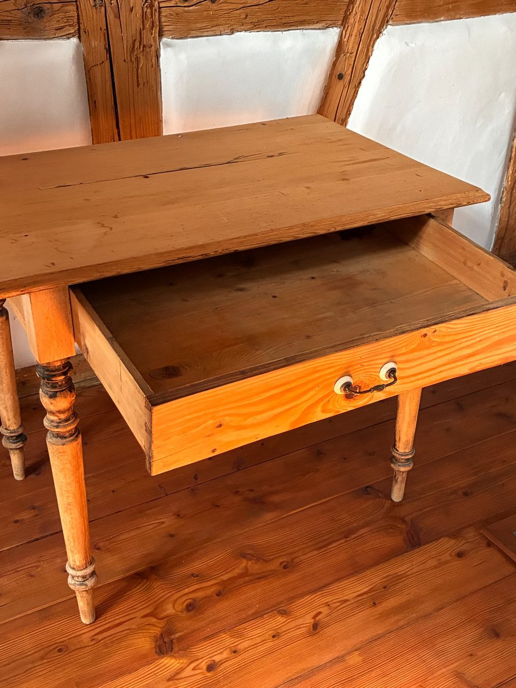 Tavoli: Rustikaler Holztisch mit Schublade - 90x60cm – Usato da Boppelsen venduto da Marcellinho 2