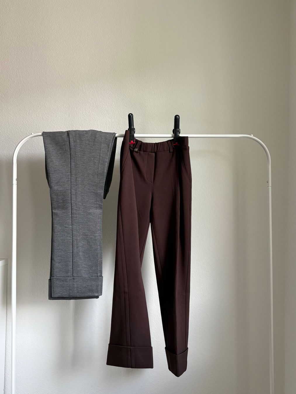 Pantaloni: Plisseehosen grau und braun – Nuovo (secondo la descrizione) da Zürich venduto da bbbggg 2