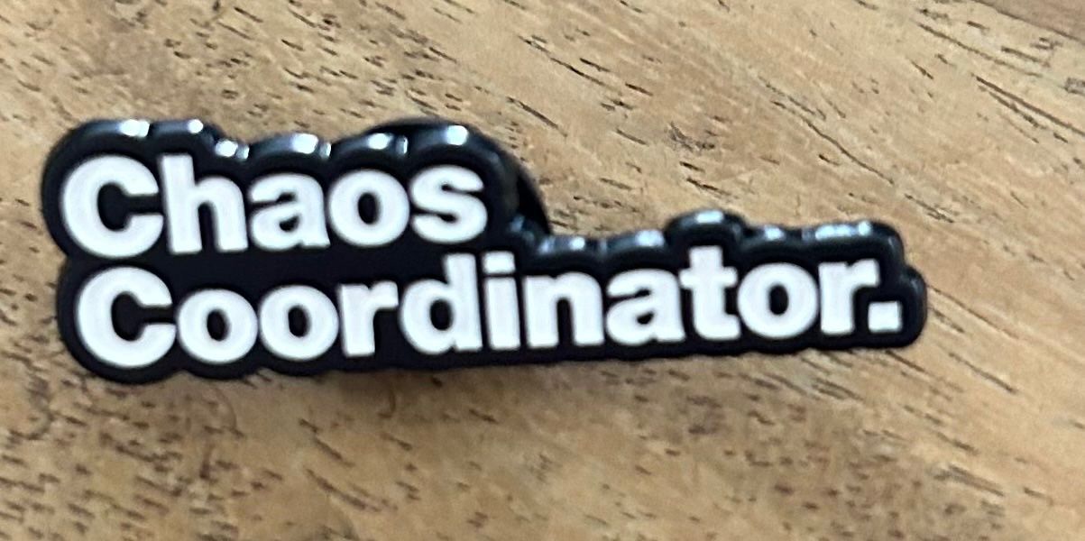 Placchette & Badge: Pin Chaos Coordinator – Nuovo e nell'imballaggio originale da Geneve venduto da vane267