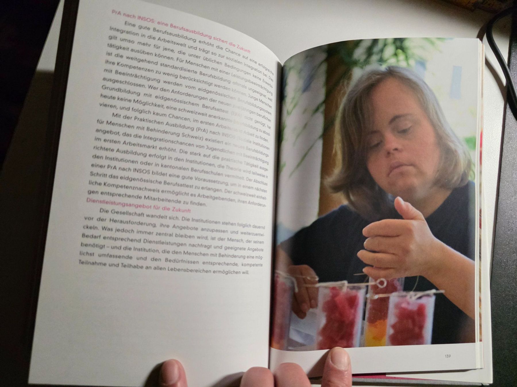 Libri: Wir sind gleich. Und anders. - Stiftung Lebenshilfe - 2011 – Usato da Walterswil BE venduto da Lonitti 7
