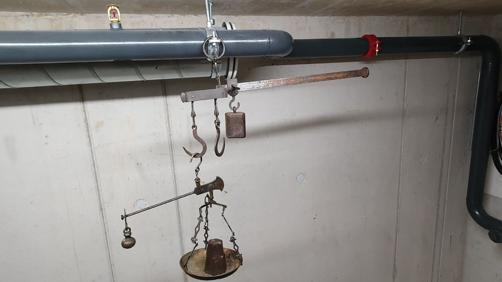 Alte Waage mit Gewichten (Gebraucht) in Mogelsberg für CHF 11 – nur Abholung auf kaufen
