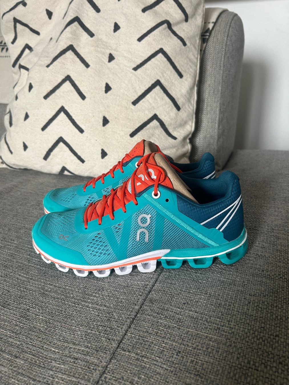On Scarpe da donna: On Cloudflow Schuhe - Gr. 37 – Nuovo (secondo la descrizione) da Illnau venduto da Monkky 1