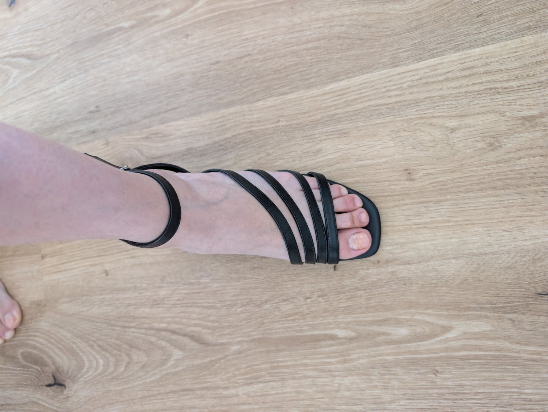 Scarpe da donna: Schwarze Sandalen mit Absatz – Usato da Wädenswil venduto da dia_m228 2