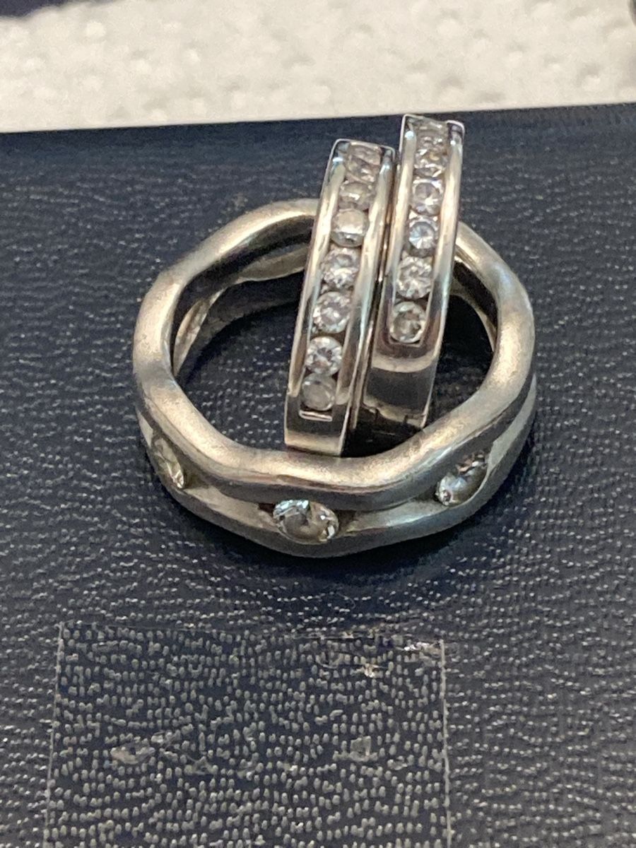 Sonstiger Schmuck: Set Silber Ring Gr 52 und Creolen 1.5cm – Gebraucht aus Dietikon von Closet_refurbished