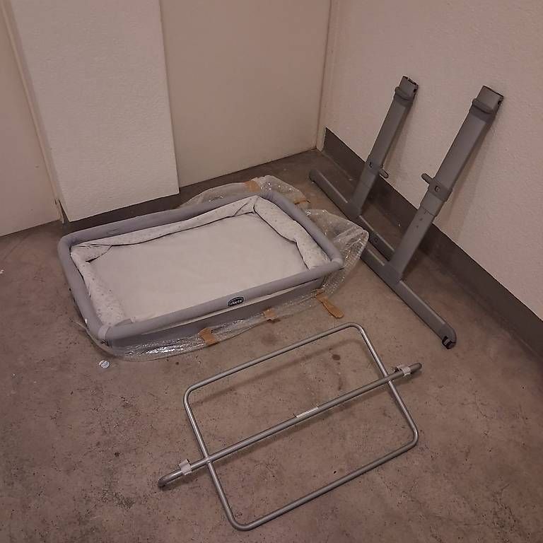 Betten: Chicco Co-Sleeper + New Mattress  Excellent Condition – Gebraucht aus Basel von Sahrtoon