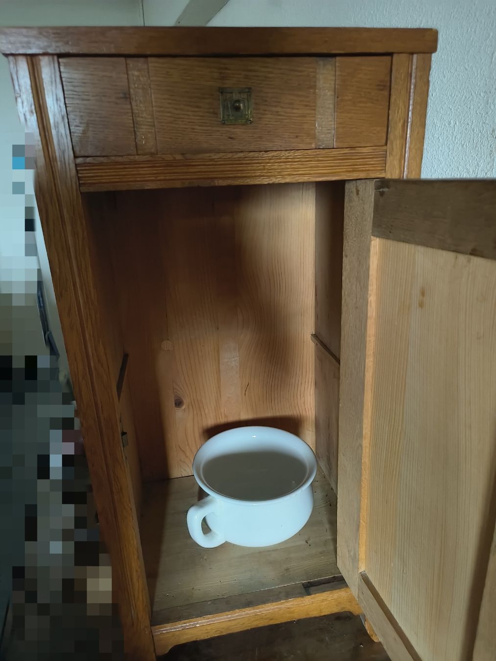 Comodini: Nachttisch mit Nachttopf  – Difettoso da Zug venduto da kat_q98k 1
