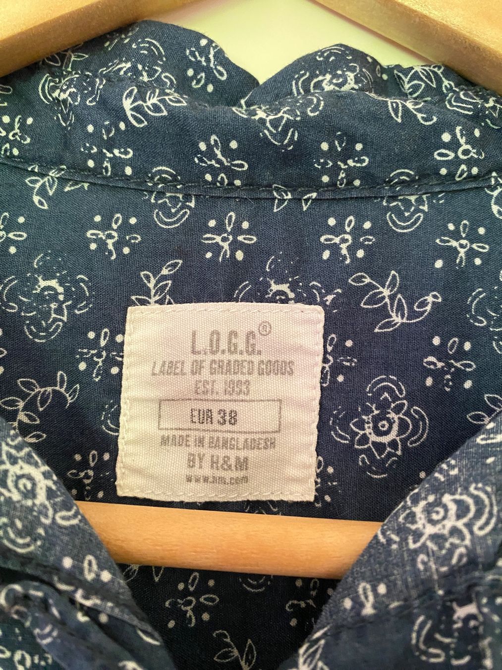 H&M Camicette: Florale Bluse blau Grösse 38 – Usato da Zürich venduto da Wim-Broccoli 2