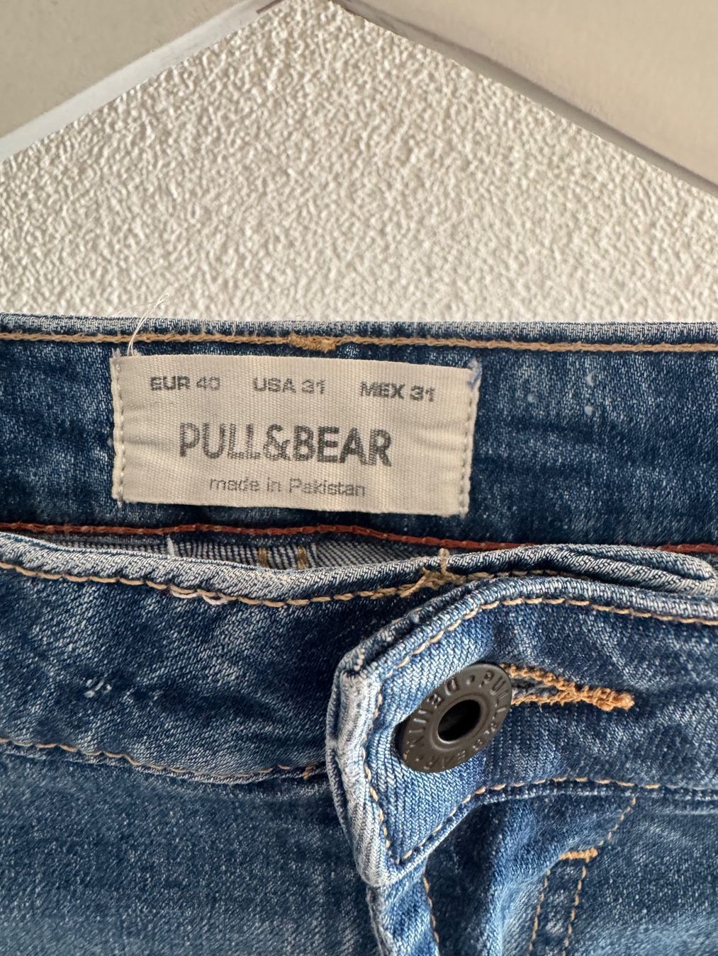 Jeans: Pull&Bear Jeans-Shorts Grösse 48 – Gebraucht aus Dübendorf von gru_v8px 3
