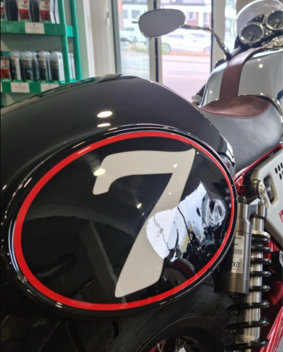 Moto Guzzi Alle Motorradersatzteile: Moto Guzzi V7 Sattel Braun Sitzbank mit Soziusabdeckung – Gebraucht aus Zürich von Design_Studio 3