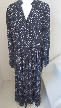kleid / Robe  M