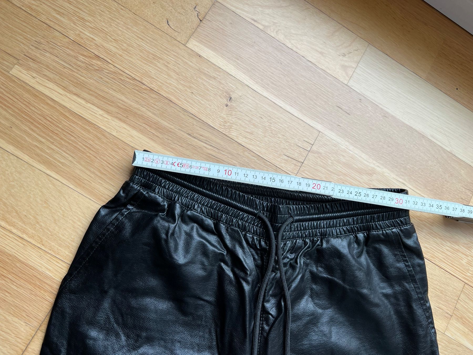 Only Pantaloni: Kunstlederhosen schwarz – Nuovo (secondo la descrizione) da Jona venduto da n.ferrari 4