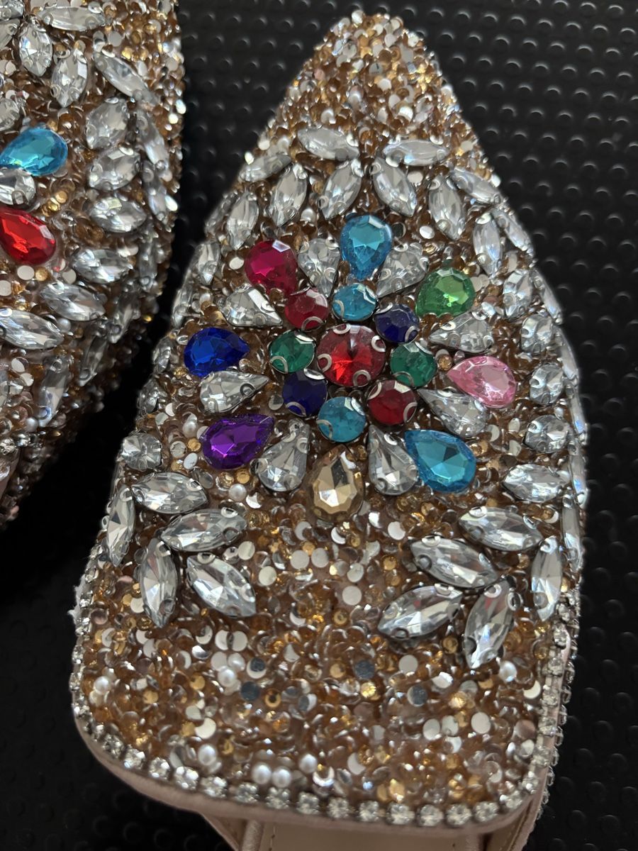 Scarpe da donna: Mules mit Strass und Perlen Grösse 37 neu – Nuovo (secondo la descrizione) da Ittigen venduto da Lisette08 2