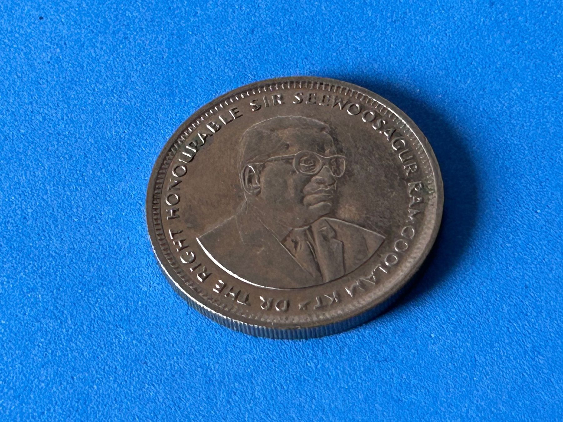 Alle Münzen: Mauritius - 1 Rupee 1994 – Gebraucht aus Corcelles NE von AJKader 1