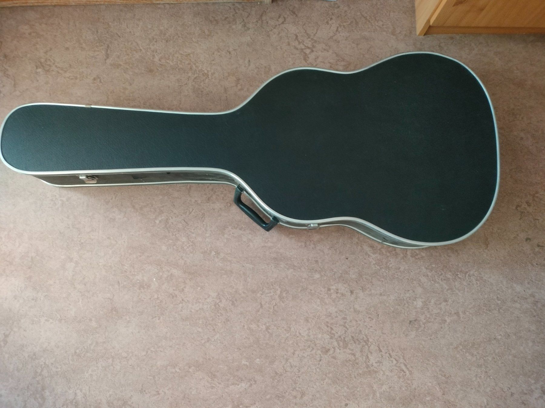 Musikinstrumente: Guitare – Defekt aus Chavannes-près-Renens von martoni6 4