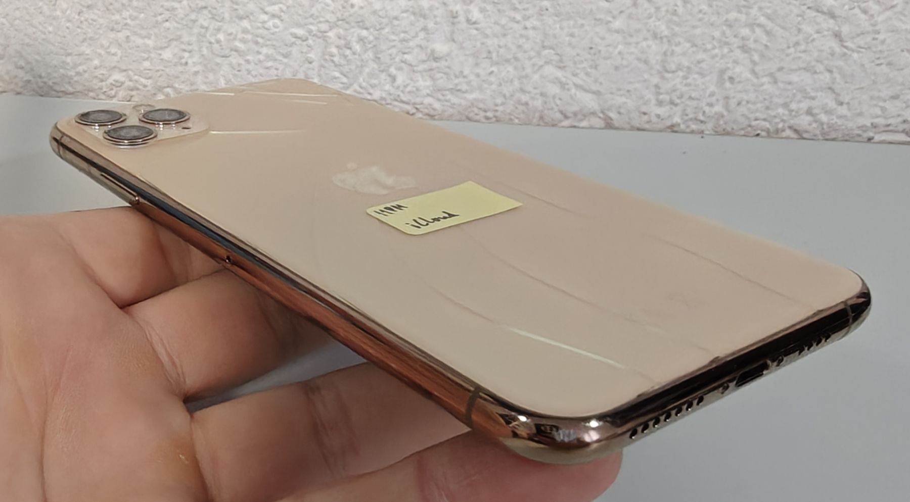 Apple Telefoni cellulari / Smartphones: iPhone 11 Pro Max Gold – Difettoso da Ehrendingen venduto da Rocky985 2