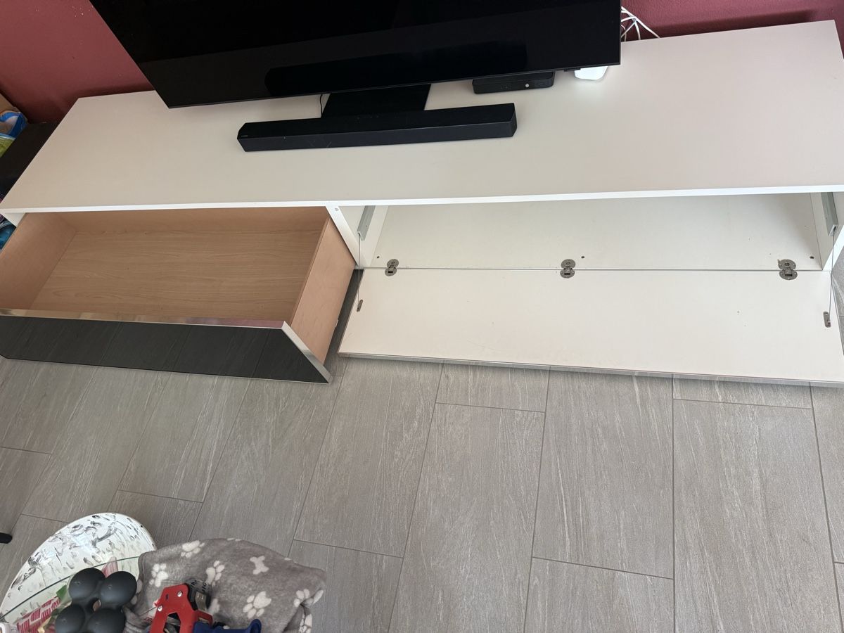 Mobili TV: TV-Möbel weiss schwarz – Usato da Volketswil venduto da azypazy 2