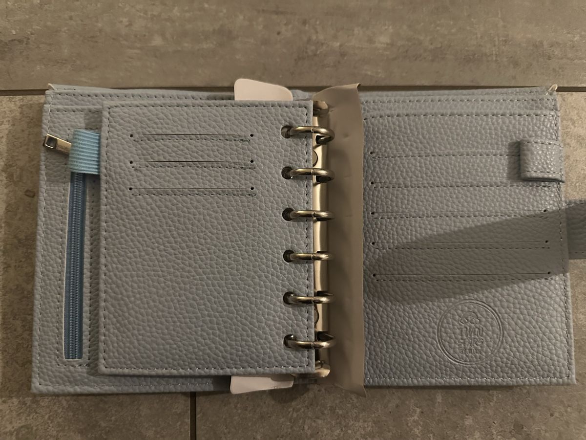 Portemonnaie: DE LUXE BINDER RINGBUCH A7 Neu Baby blau – Neu und originalverpackt aus Aadorf von mel_5b9w 4