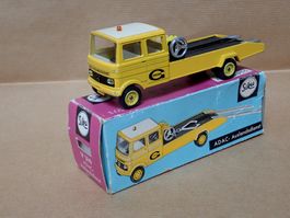 Mercedes LP 608 ADAC Auslandsdienst - Siku V 319