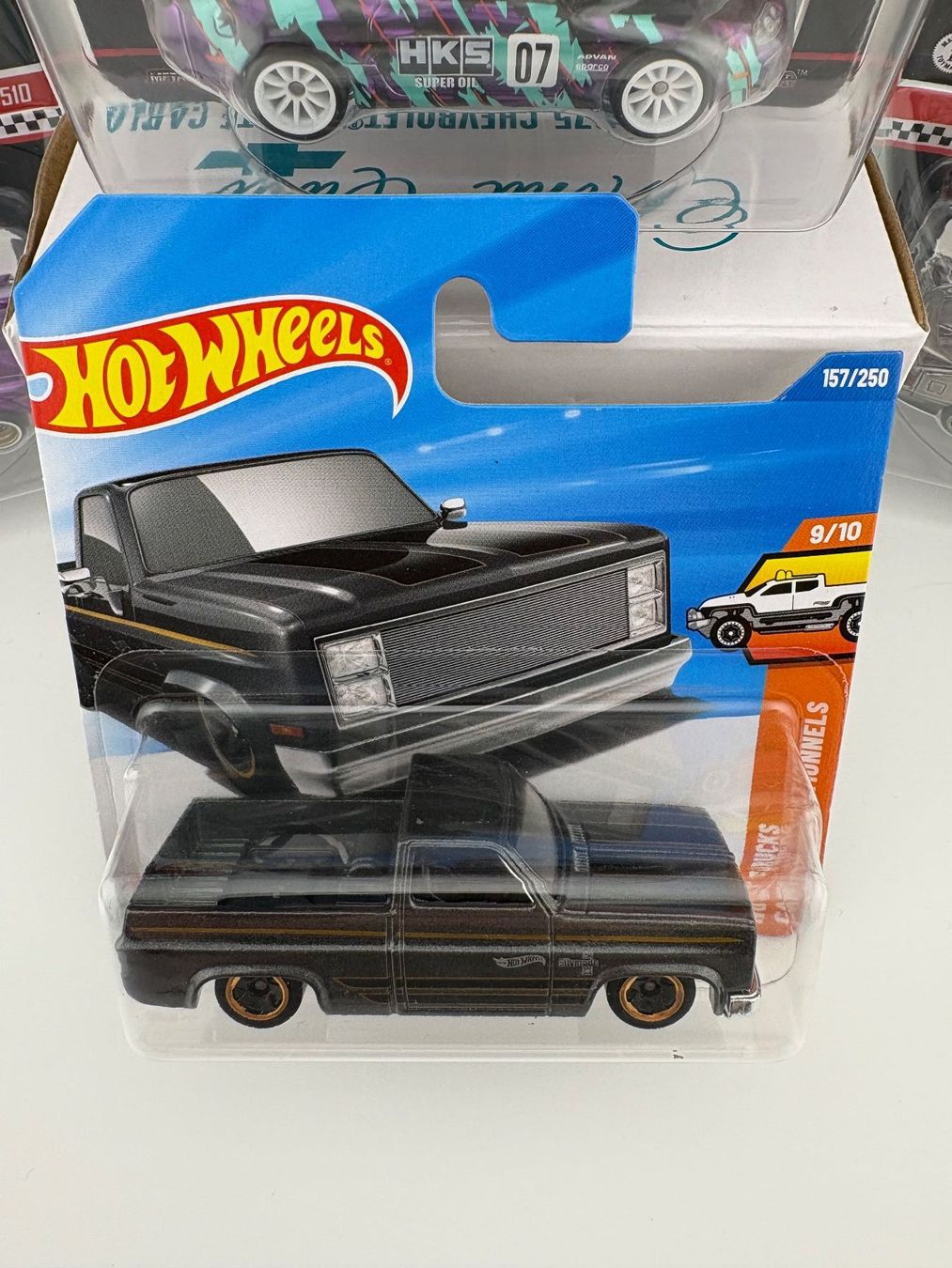Hot Wheels Modellini d'auto: Hot Wheels '83 Chevy Silverado - 2025 - 157/250 – Nuovo e nell'imballaggio originale da Flawil venduto da HeisseReifen 1
