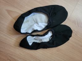 Schläppli Gr.4,5 Schwarz von Bloch, wie neu, Top Zustand!