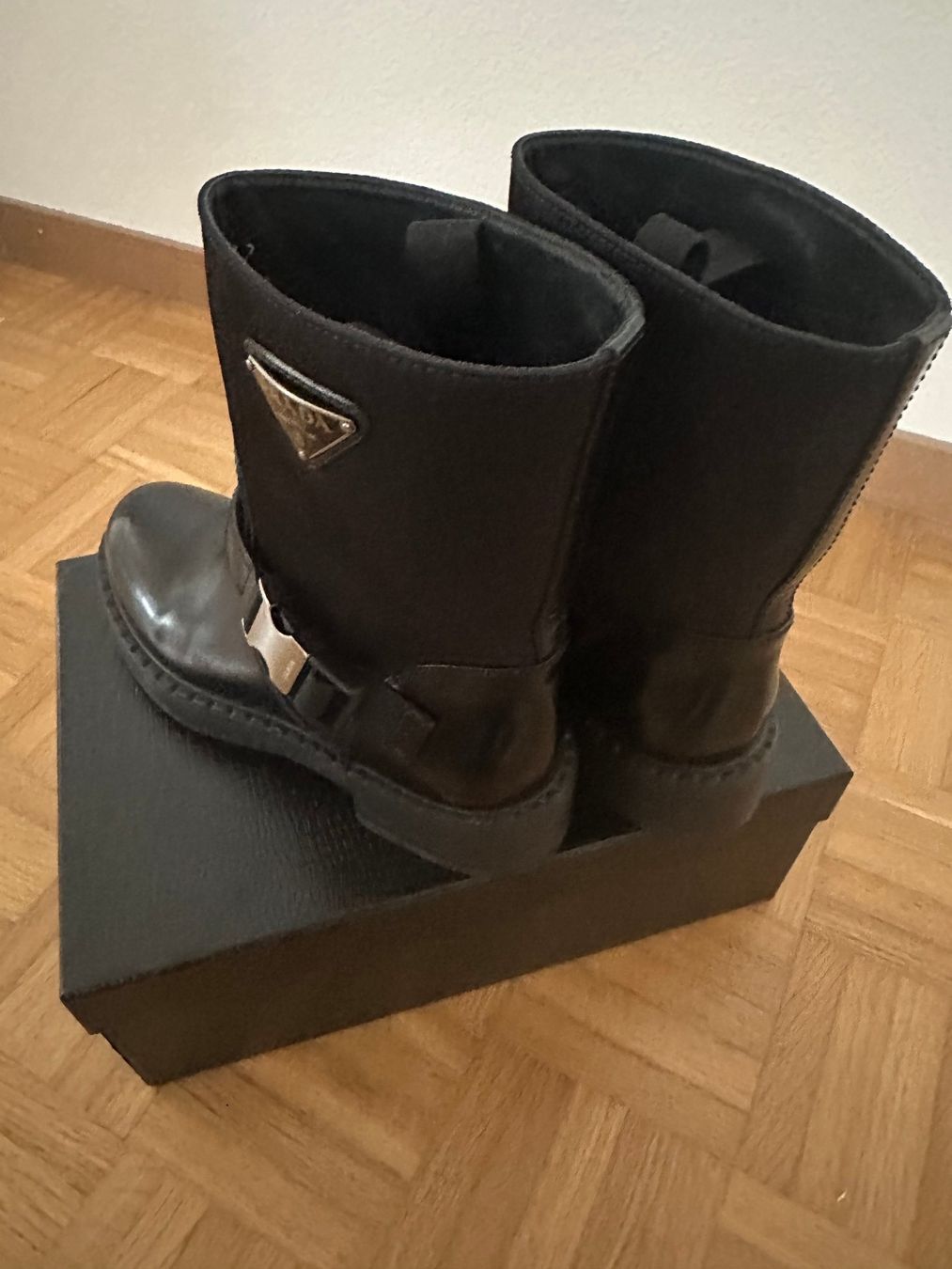 Prada Scarpe da donna: Original Prada Stiefelette – Nuovo (secondo la descrizione) da Mörschwil venduto da muenggeli99 2