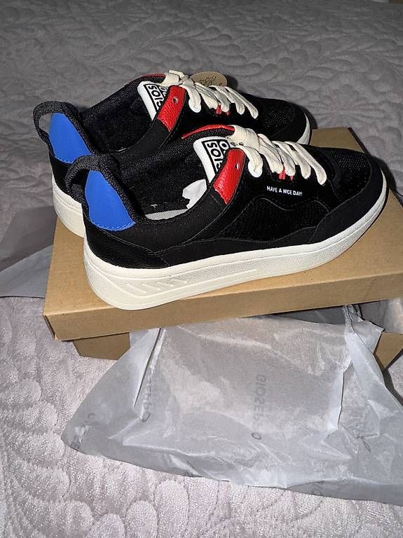 Scarpe per ragazzi: Schwarze Turnschuhe /32/ Gios Eppo Kids – Usato da St. Gallen venduto da EllyM. 2