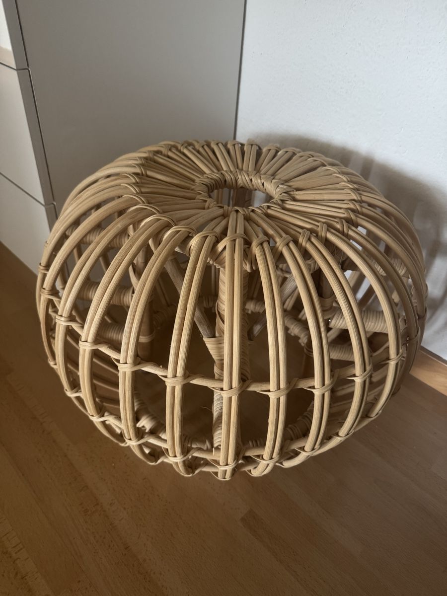Ikea Tabourets: Hocker Rattan rund  – D'occasion à Rüti ZH par Mysticphoenix.mel 1