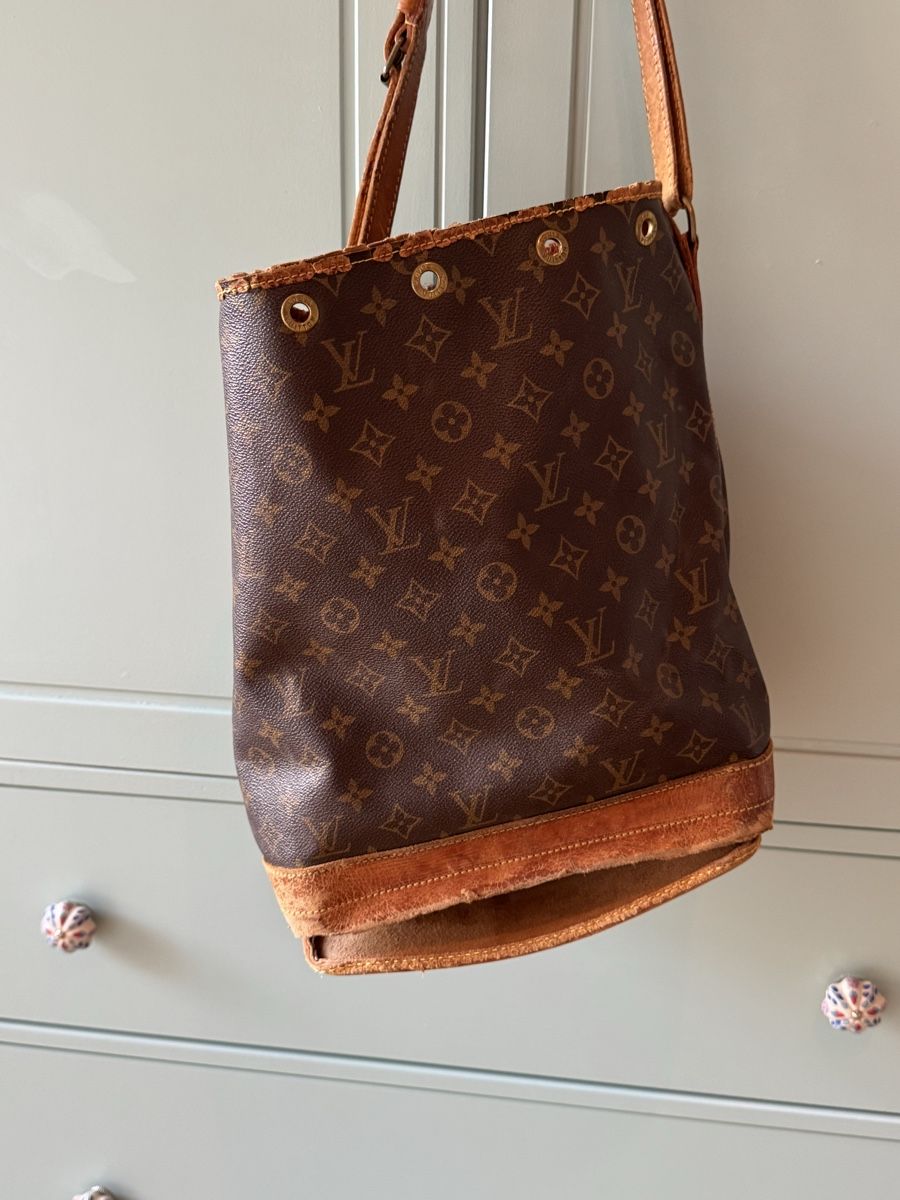 Louis Vuitton Borse da donna: Louis Vuitton Beuteltasche Noé Monogram Canvas stark gebrauc – Usato da Bern venduto da Annis3 1