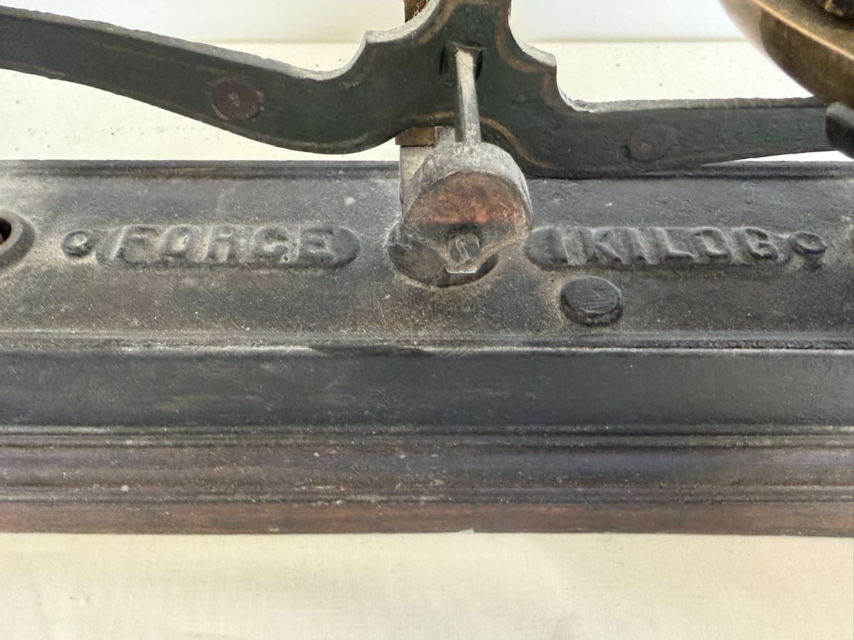 Bilance e pesi: Balance de laboratoire ancienne avec poids – Usato da montreux venduto da Always-Good 1