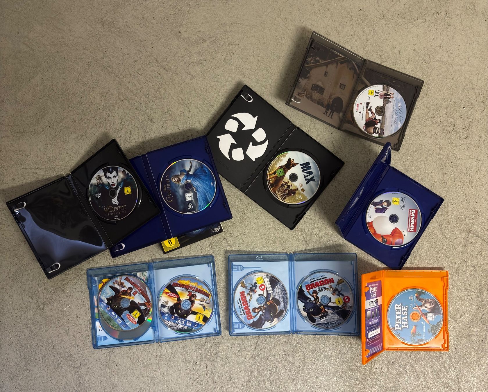 Tutti i DVDs: Blu-ray/DVD Sammlung Kinder & Familie – Usato da Sonterswil venduto da VD-Service 2