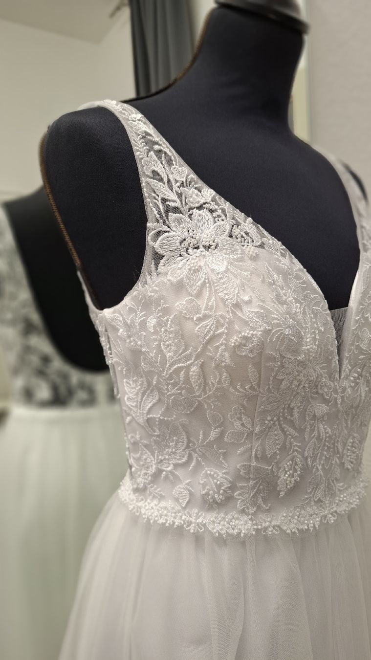 Vestiti: Brautkleid  – Nuovo (secondo la descrizione) da Uster venduto da VMT. 2