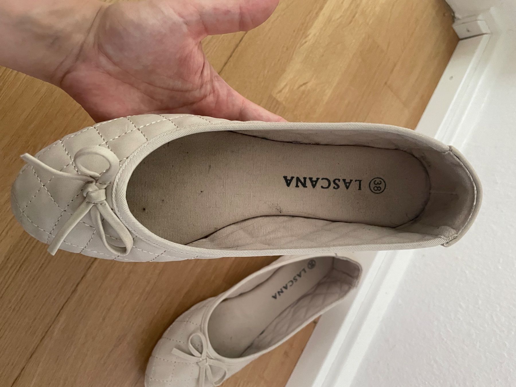 Damenschuhe: beige Ballerinas, Grösse 38 – Gebraucht aus Basel von kra_w6mq 1
